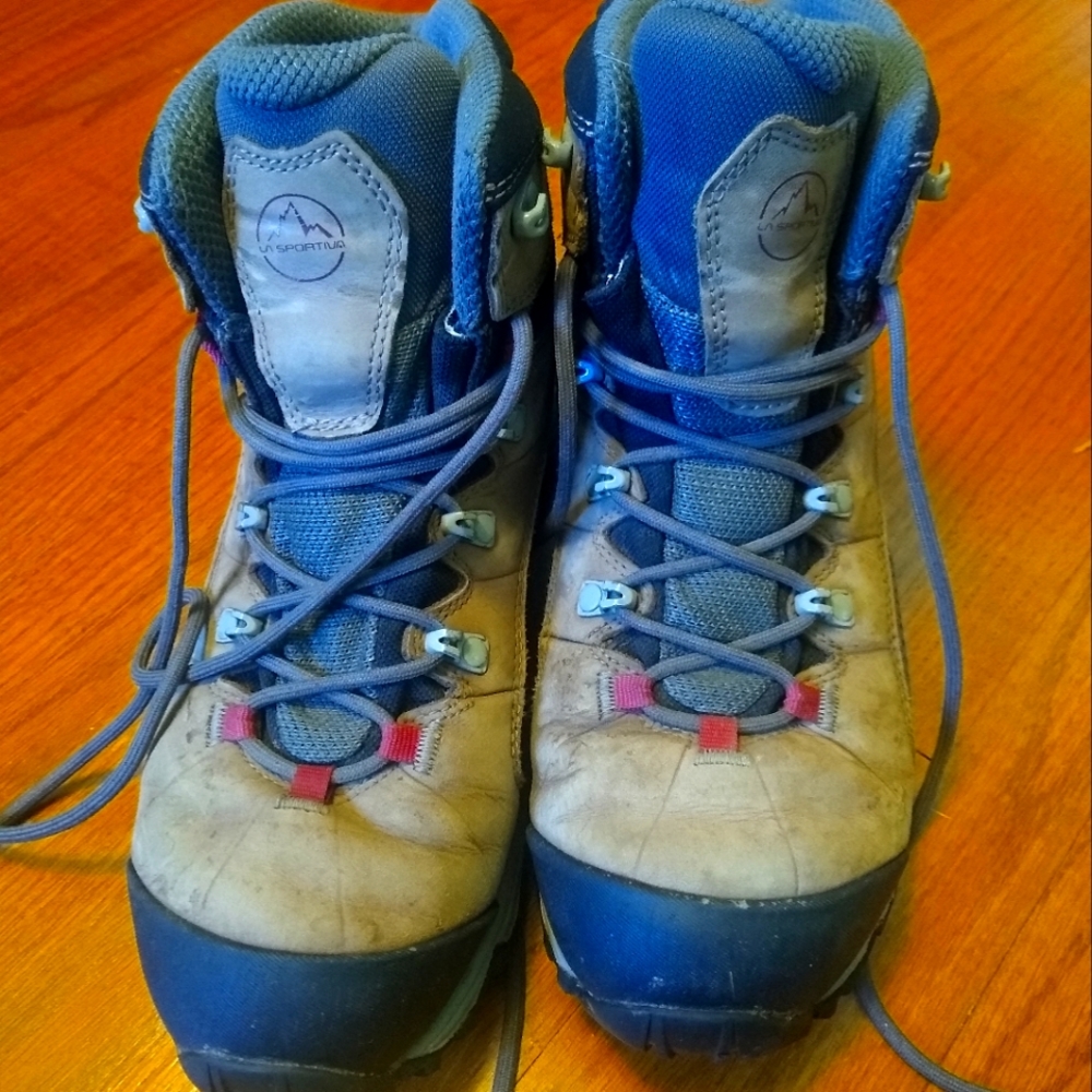 La sportiva hiking boots size 7